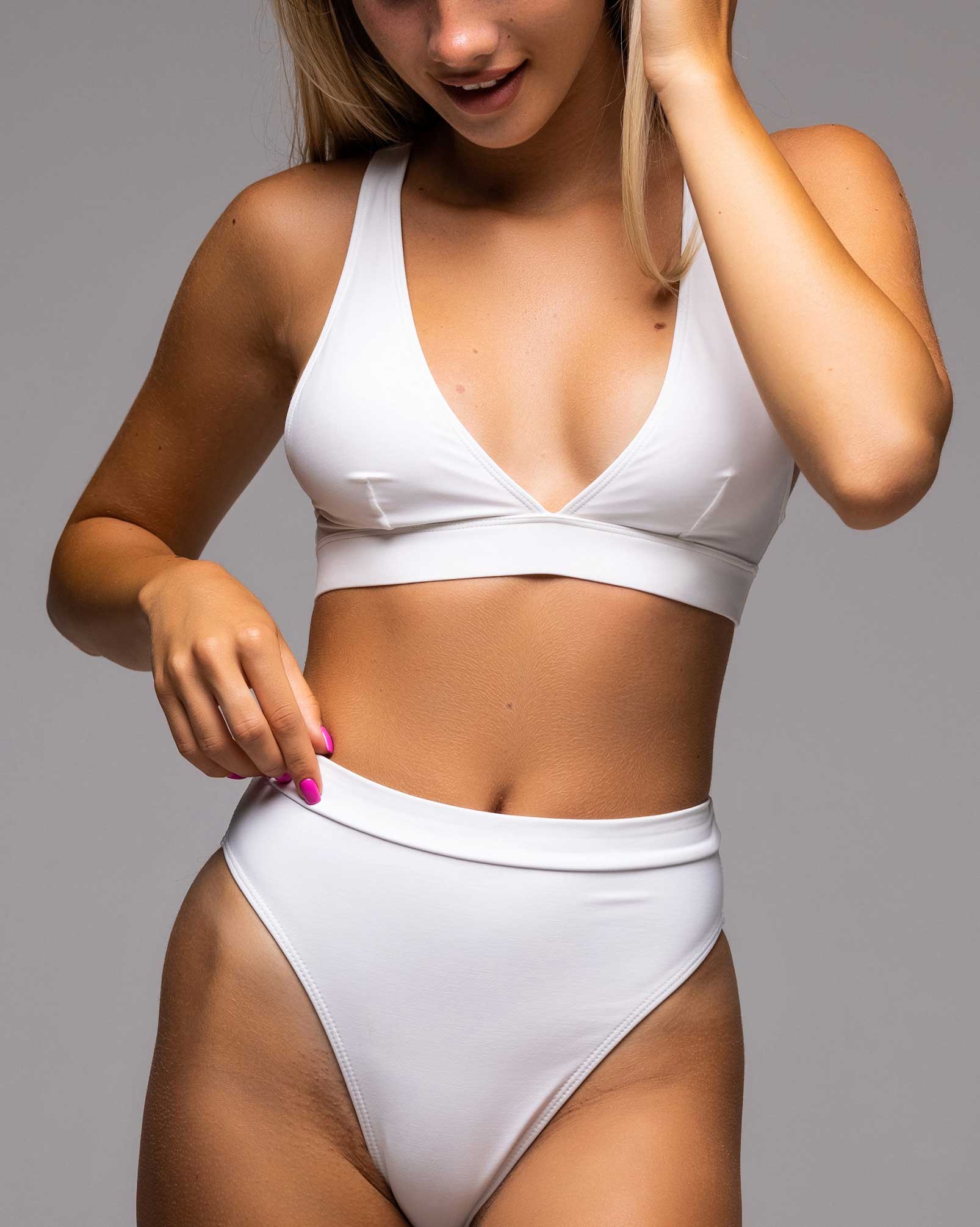 woman wearing white clothes